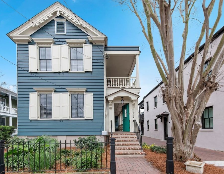 Charming Downtown – 5 Bedroom Historic Home