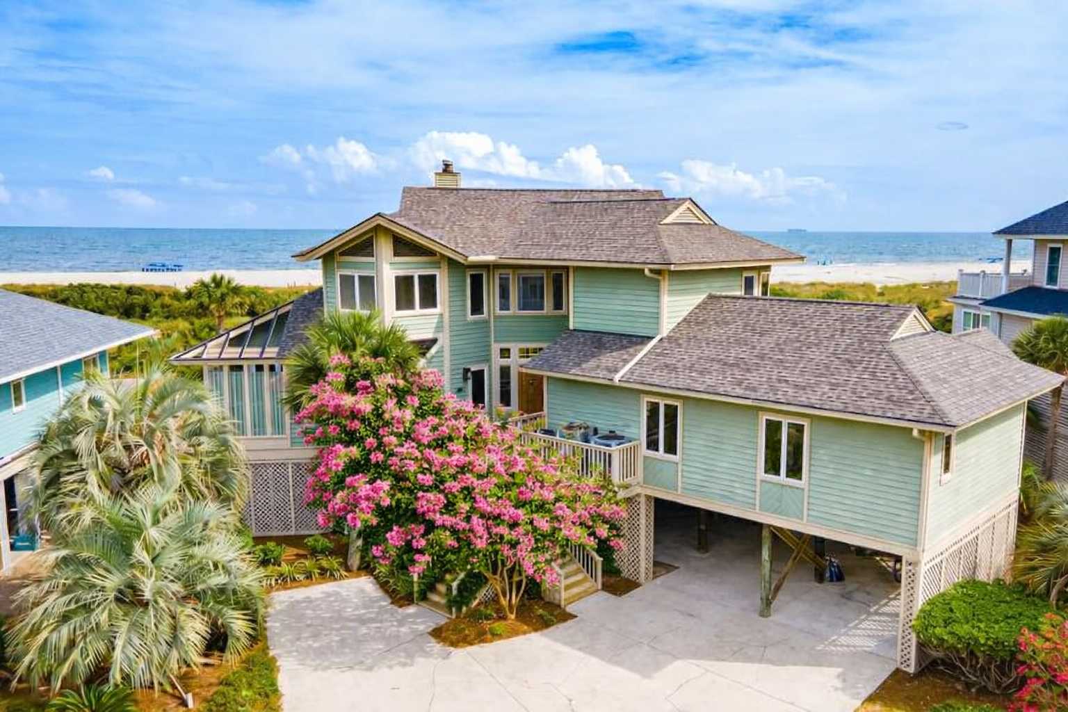 Isle of Palms - Oceanfront Home - 6 Bedrooms Main Image