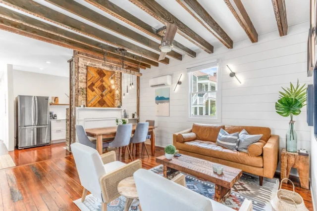 Looking for a place to sleep with a whole bunch of peeps? Look no further…

 This stunning downtown property features exposed brick, chic interiors, and room for everyone (it sleeps up to 16 guests with 6 bedrooms and 6 bathrooms)!

Just two blocks from King Street, you’re steps away from Charleston’s top restaurants, shops, and nightlife. Whether you’re sipping coffee on the porch or cooking up a feast in one of the TWO full kitchens, this spot is made for unforgettable group stays.

Grab your crew and book your stay, Charleston is calling 😎